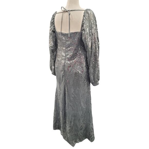 NWT Long Sleeved Patterned Sequin Gown Size 16 XL - Picture 8 of 11